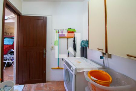 Casa à venda com 235m², 3 quartos e 2 vagasÁrea de Serviço