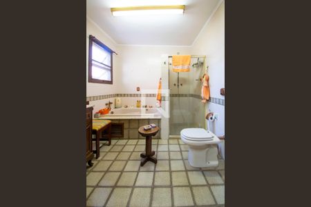 Casa à venda com 235m², 3 quartos e 2 vagasBanheiro da Suíte