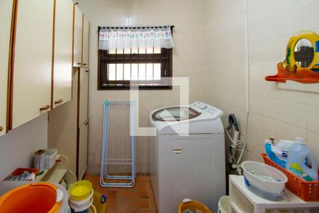 Casa à venda com 235m², 3 quartos e 2 vagasÁrea de Serviço