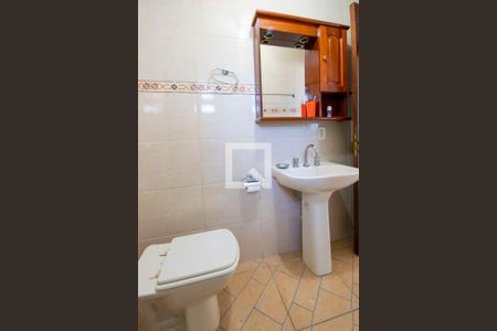 Casa à venda com 235m², 3 quartos e 2 vagasBanheiro Corredor