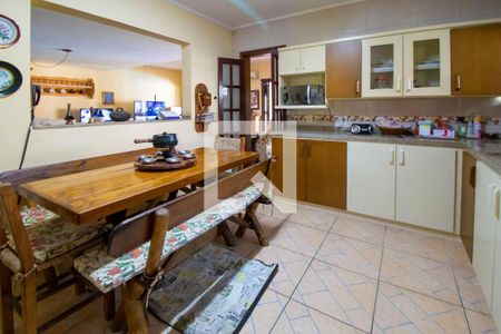 Casa à venda com 235m², 3 quartos e 2 vagasCozinha