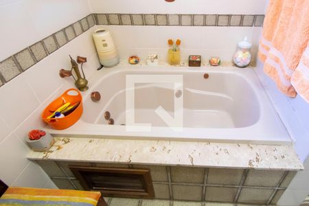 Casa à venda com 235m², 3 quartos e 2 vagasBanheiro da Suíte