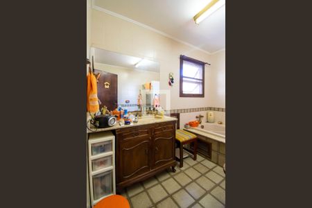 Casa à venda com 235m², 3 quartos e 2 vagasBanheiro da Suíte