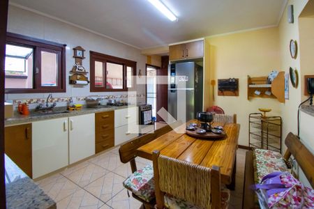 Casa à venda com 235m², 3 quartos e 2 vagasCozinha