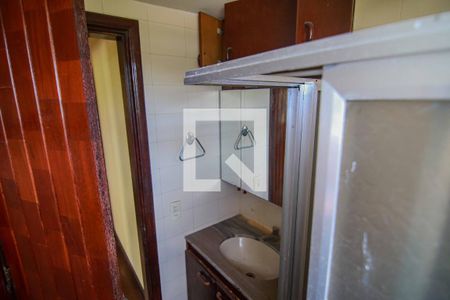 Banheiro de apartamento à venda com 2 quartos, 51m² em Fonseca, Niterói