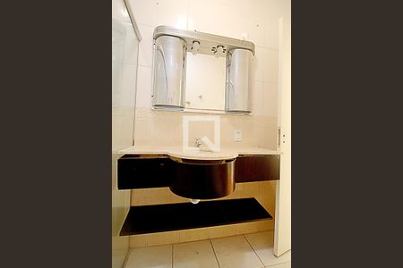 Casa à venda com 250m², 3 quartos e 6 vagas Casa à venda com 250m², 3 quartos e 6 vagasBanheiro