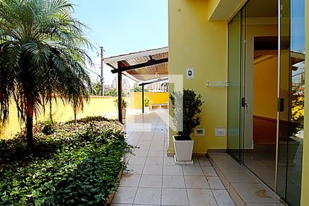 Casa à venda com 250m², 3 quartos e 6 vagas Casa à venda com 250m², 3 quartos e 6 vagasQuintal