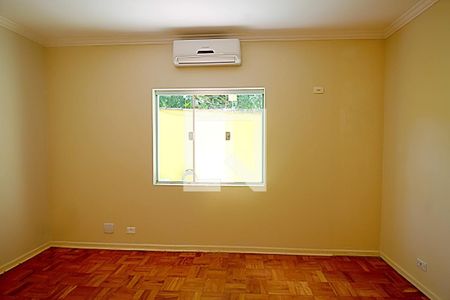 Casa à venda com 250m², 3 quartos e 6 vagas Casa à venda com 250m², 3 quartos e 6 vagasSuíte 1