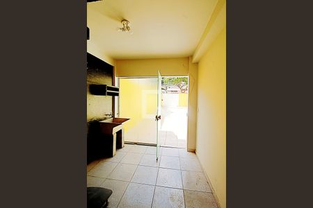 Casa à venda com 250m², 3 quartos e 6 vagas Casa à venda com 250m², 3 quartos e 6 vagasÁrea de Serviço