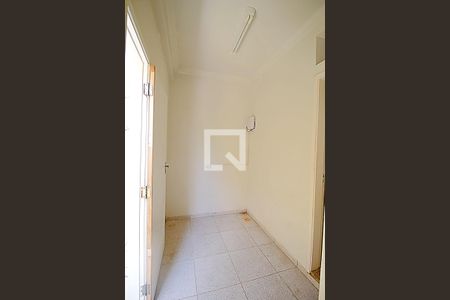 Casa à venda com 250m², 3 quartos e 6 vagas Casa à venda com 250m², 3 quartos e 6 vagasEdícula