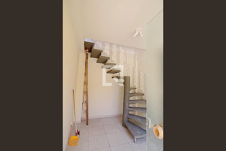 Casa à venda com 250m², 3 quartos e 6 vagas Casa à venda com 250m², 3 quartos e 6 vagasÁrea de Serviço