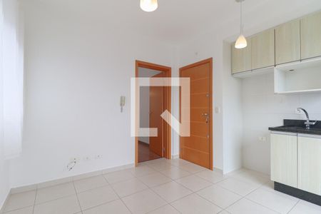 Sala e Cozinha de apartamento para alugar com 1 quarto, 40m² em Prado Velho, Curitiba