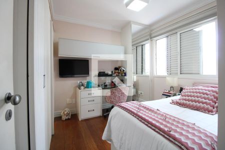 Apartamento à venda com 135m², 3 quartos e 2 vagasSuíte 2