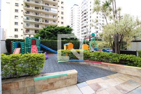 Apartamento à venda com 135m², 3 quartos e 2 vagasÁrea comum - Playground