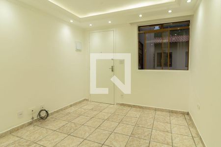 Sala de apartamento para alugar com 2 quartos, 46m² em Jardim Vista Alegre, Embu das Artes