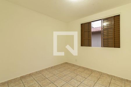 Quarto 2 de apartamento para alugar com 2 quartos, 46m² em Jardim Vista Alegre, Embu das Artes
