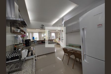 Apartamento à venda com 220m², 4 quartos e 2 vagasCozinha - Armários