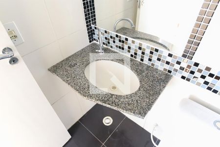 Banheiro de apartamento para alugar com 2 quartos, 61m² em Jardim California, Jacareí