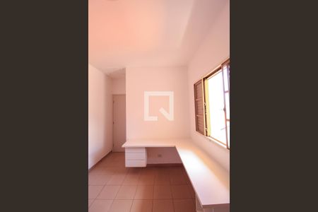 Casa para alugar com 200m², 3 quartos e 2 vagas Casa para alugar com 200m², 3 quartos e 2 vagasQuarto 3