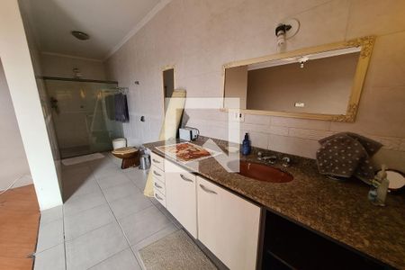 Casa para alugar com 410m², 4 quartos e 2 vagas Casa para alugar com 410m², 4 quartos e 2 vagasBanheiro 2