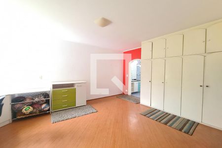 Quarto 1 de casa para alugar com 4 quartos, 410m² em Vila California, São Paulo