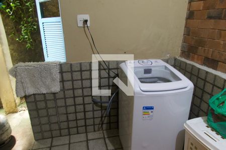 Casa à venda com 250m², 5 quartos e 1 vaga Casa à venda com 250m², 5 quartos e 1 vagaÁrea serviço