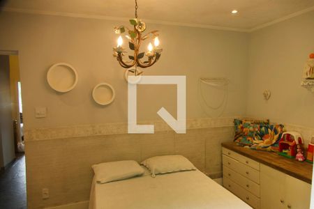 Casa à venda com 250m², 5 quartos e 1 vaga Casa à venda com 250m², 5 quartos e 1 vagaQuarto