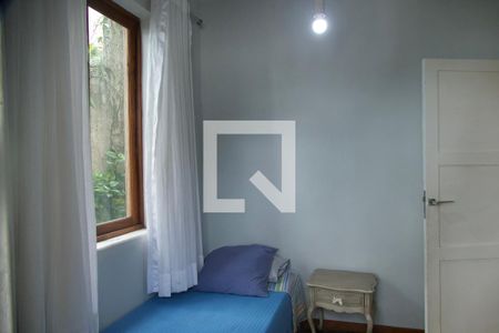 Casa à venda com 250m², 5 quartos e 1 vaga Casa à venda com 250m², 5 quartos e 1 vagaQuarto