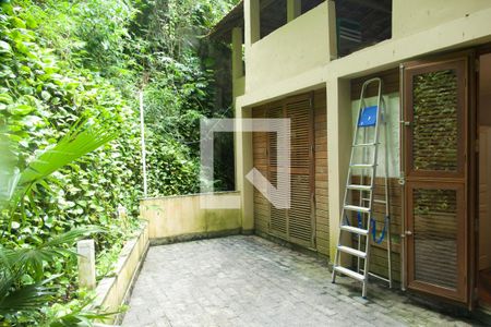 Casa à venda com 250m², 5 quartos e 1 vaga Casa à venda com 250m², 5 quartos e 1 vagaQuarto varanda