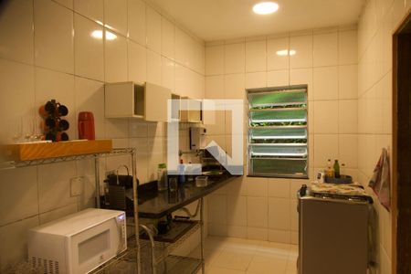 Casa à venda com 250m², 5 quartos e 1 vaga Casa à venda com 250m², 5 quartos e 1 vagaCozinha