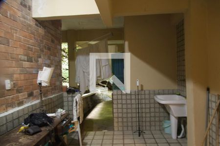 Casa à venda com 250m², 5 quartos e 1 vaga Casa à venda com 250m², 5 quartos e 1 vagaÁrea serviço