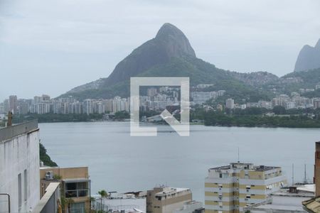 Casa à venda com 250m², 5 quartos e 1 vaga Casa à venda com 250m², 5 quartos e 1 vagaFrente vista