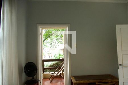 Casa à venda com 250m², 5 quartos e 1 vaga Casa à venda com 250m², 5 quartos e 1 vagaQuarto