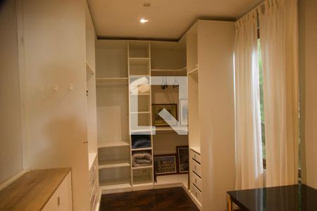 Casa à venda com 250m², 5 quartos e 1 vaga Casa à venda com 250m², 5 quartos e 1 vagaQuarto closet