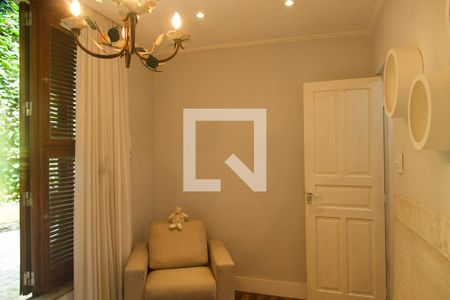 Casa à venda com 250m², 5 quartos e 1 vaga Casa à venda com 250m², 5 quartos e 1 vagaQuarto