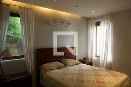 Casa à venda com 250m², 5 quartos e 1 vaga Casa à venda com 250m², 5 quartos e 1 vagaQuarto