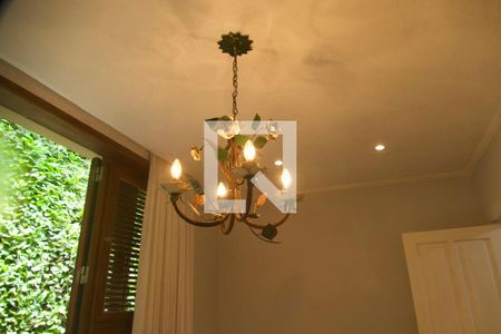 Casa à venda com 250m², 5 quartos e 1 vaga Casa à venda com 250m², 5 quartos e 1 vagaQuarto