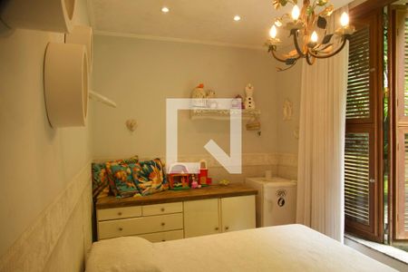 Casa à venda com 250m², 5 quartos e 1 vaga Casa à venda com 250m², 5 quartos e 1 vagaQuarto