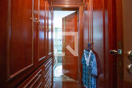 Apartamento à venda com 160m², 3 quartos e 2 vagas Apartamento à venda com 160m², 3 quartos e 2 vagasCloset da suíte