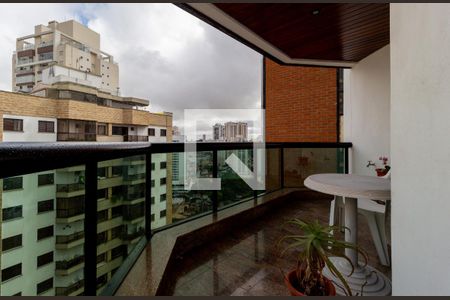 Apartamento à venda com 160m², 3 quartos e 2 vagas Apartamento à venda com 160m², 3 quartos e 2 vagasVaranda