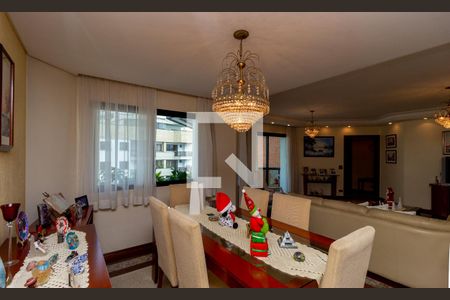 Apartamento à venda com 160m², 3 quartos e 2 vagas Apartamento à venda com 160m², 3 quartos e 2 vagasSala de Jantar