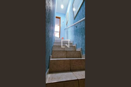 Casa à venda com 90m², 3 quartos e 4 vagasEscada