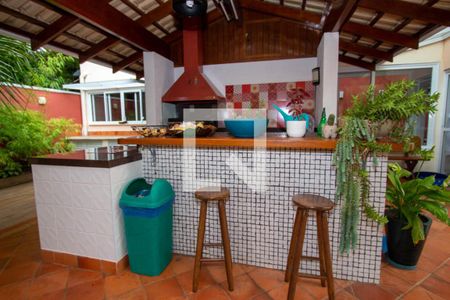 Casa de condomínio à venda com 199m², 4 quartos e 4 vagas Casa de condomínio à venda com 199m², 4 quartos e 4 vagasÁrea - Churrasqueira