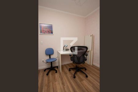 Casa de condomínio à venda com 199m², 4 quartos e 4 vagas Casa de condomínio à venda com 199m², 4 quartos e 4 vagasQuarto 2