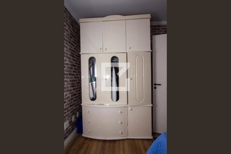 Casa de condomínio à venda com 199m², 4 quartos e 4 vagas Casa de condomínio à venda com 199m², 4 quartos e 4 vagasQuarto 1 - Armários