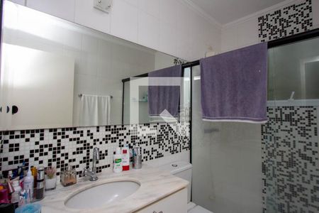 Casa de condomínio à venda com 199m², 4 quartos e 4 vagas Casa de condomínio à venda com 199m², 4 quartos e 4 vagasBanheiro da Suíte