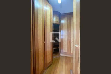 Casa de condomínio para alugar com 954m², 4 quartos e 8 vagasCloset da suíte 2