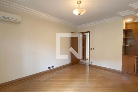 Casa de condomínio para alugar com 954m², 4 quartos e 8 vagasSuíte 4