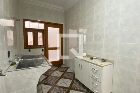 Casa de condomínio para alugar com 954m², 4 quartos e 8 vagasÁrea de Serviço