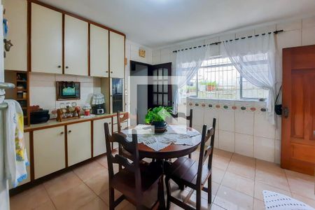 Casa à venda com 218m², 3 quartos e 1 vaga Casa à venda com 218m², 3 quartos e 1 vagaCozinha